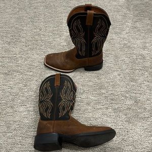 Ariat Cowboy Boots in size 9 1/2!